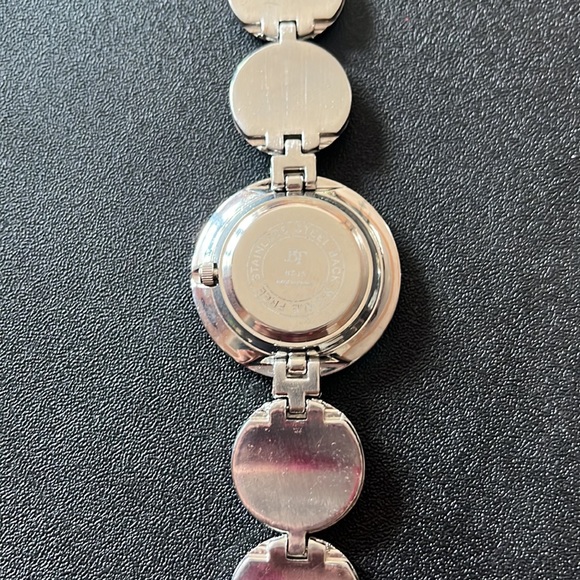 Stainless Steel Nickel free silver Watch 8” length Round face & links - Picture 6 of 10